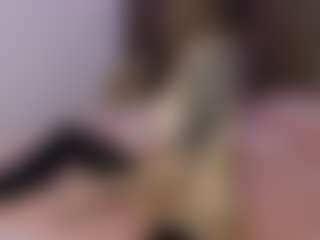 RonaRichi MILF webcam performer live streaming