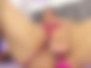 Live cam show with roxanne4u - Brown Eyes on xxxlivecams.org