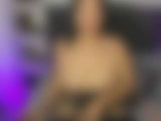 roxanne4u's Live Sex Cam Show