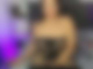 roxanne4u's Live Sex Cam Show