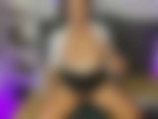 roxanne4u's Live Sex Cam Show