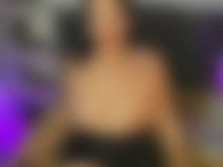 roxanne4u's Live Sex Cam Show
