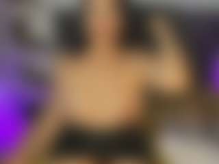 roxanne4u's Live Sex Cam Show