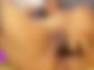 roxanne4u's Live Sex Cam Show