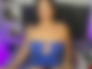 roxanne4u's Live Sex Cam Show