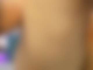 roxanne4u's Live Sex Cam Show