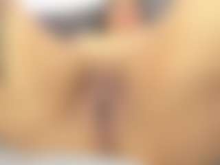 Live cam show with roxanne4u - Hairy Pussy MILF on TeamSkeetLive