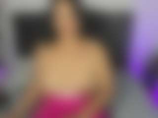 roxanne4u's Live Sex Cam Show