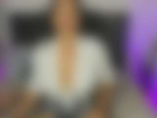 roxanne4u MILF webcam performer live streaming
