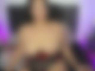 roxanne4u's Live Sex Cam Show