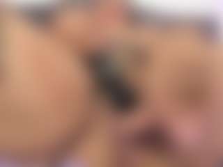 Show en direct avec roxanne4u - Hairy Pussy Brown Hair sur Camsoda