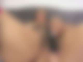 roxanne4u's Live Sex Cam Show