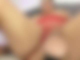 roxanne4u's Live Sex Cam Show