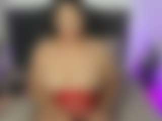 Live cam show with roxanne4u - Hairy Pussy on Latina Girls