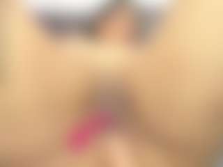 roxanne4u's Live Sex Cam Show