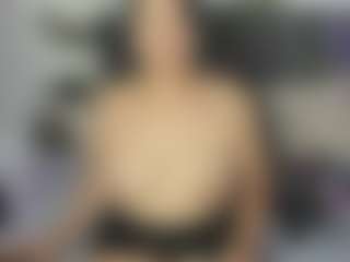 roxanne4u's Live Sex Cam Show
