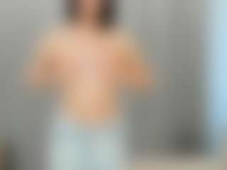 Live cam show with AnnetteUnck - Green Eyes on Camsoda