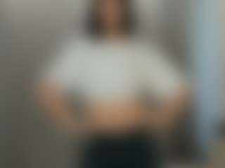 Live cam show with AnnetteUnck - New Shaved Pussy on sexylive.show