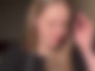 Live cam show with Sofina - Foot Fetish Brown Hair on Soda Cam