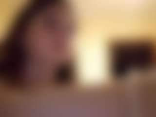 Live cam show with FelicitasZuberbuhler - Anal Curvy on CamClone