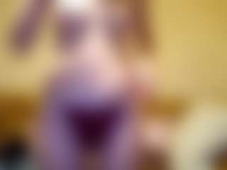 Live cam show with FelicitasZuberbuhler - Spank Red Hair on Camiplay Live