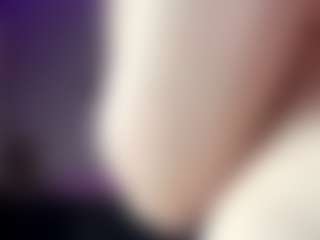 Live cam show with FelicitasZuberbuhler - Gagging on Camsoda