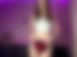 Live cam show with FelicitasZuberbuhler - Handjob on CamClone