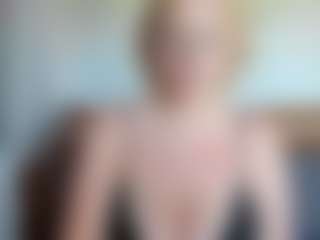 Live cam show with GreenEyesN - New Toys on Gym Cam Girls