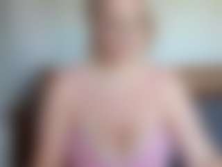 GreenEyesN's Live Sex Cam Show