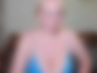 GreenEyesN's Live Sex Cam Show