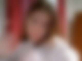 Live cam show with LakitaHaskovec - Skinny on Gym Cam Girls