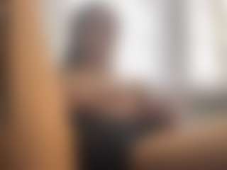 Live cam show with LuveniaRann - Green Eyes on StripNow