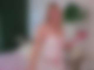 Live cam show with MabelBabey - Blonde Hair College on CSO-WL