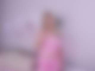Live cam show with MabelBabey - Squirt Blonde Hair on Uber Horny