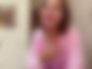 ZelmaPrence MILF webcam performer live streaming