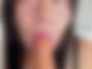 emmawatson-1's Live Sex Cam Show