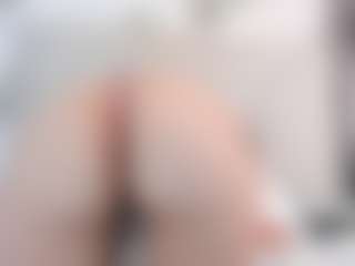 emmawatson-1's Live Sex Cam Show