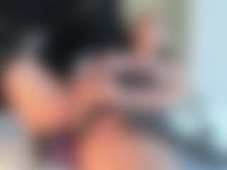 MaddyJhones-1's Live Sex Cam Show