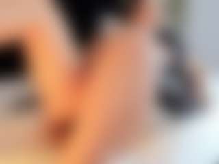 MaddyJhones-1's Live Sex Cam Show