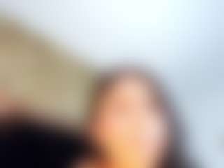 MaddyJhones-1's Live Sex Cam Show