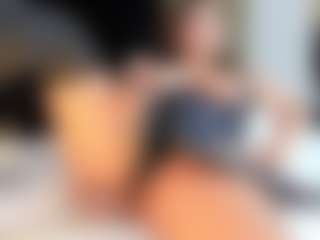 MaddyJhones-1's Live Sex Cam Show