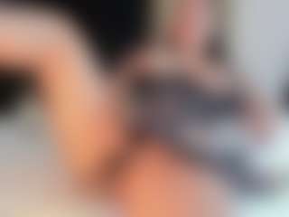 MaddyJhones-1's Live Sex Cam Show