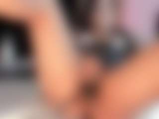 MaddyJhones-1's Live Sex Cam Show