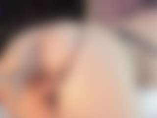 MaddyJhones-1's Live Sex Cam Show