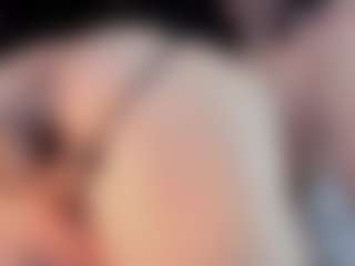 MaddyJhones-1's Live Sex Cam Show