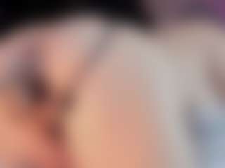 MaddyJhones-1's Live Sex Cam Show
