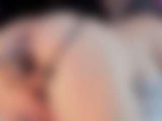 MaddyJhones-1's Live Sex Cam Show