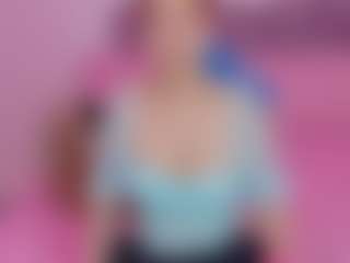 Live cam show with MegamWhite - Nipple Piercings on Camsoda