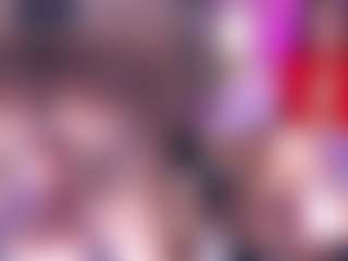 Live cam show with VictoriaNoir - Athletic Middle Aged on TeamSkeetLive
