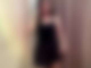 Live cam show with AriannaAustin - Flashing on AdultVida.com